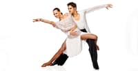 SALSA DANSINDA TEKLİ FİGÜRLER