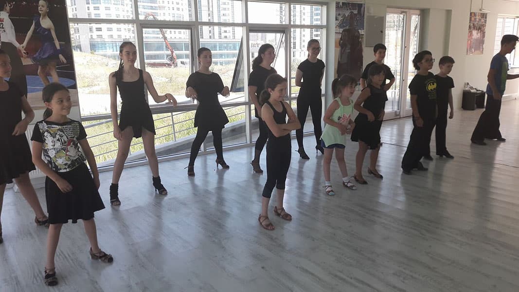 Emir Kaya Dans Okulu - Ankara Salsa