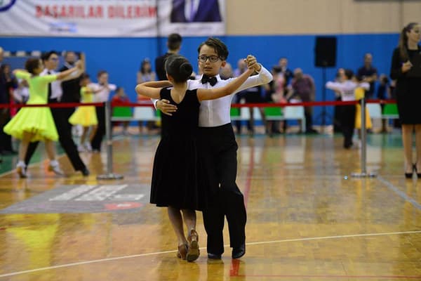 Emir Kaya Dans Okulu - Ankara Salsa - 1. Fotoğraf